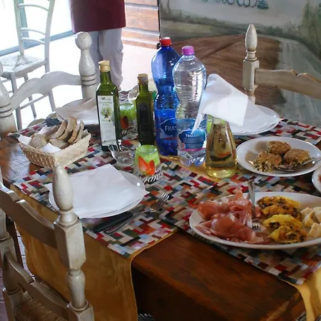 L'isola Farm stay Crespina